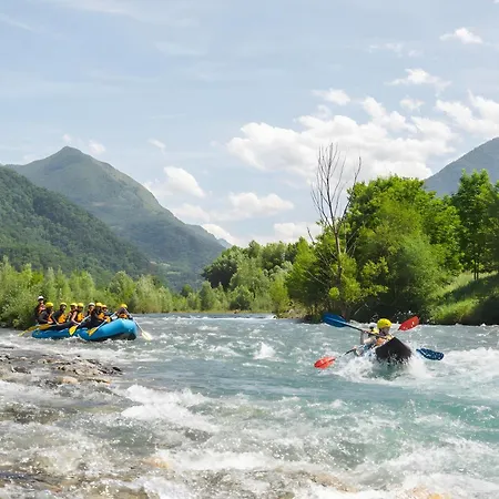 L'estive Des 100 Lacs, Piscine,